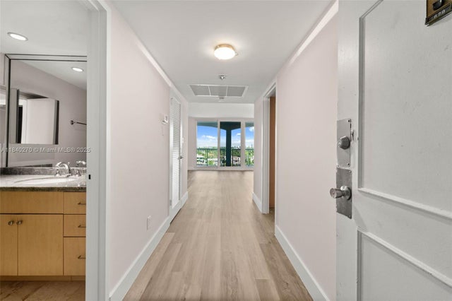 2 of 27 - 5401 Collins Ave 629, Miami Beach, FL