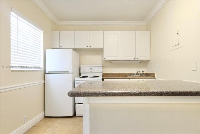 2 of 10 - 1429 Sw 9th St 5, Fort Lauderdale, FL