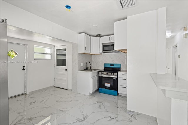 3 of 16 - 306 Modest Street, Lakeland, FL