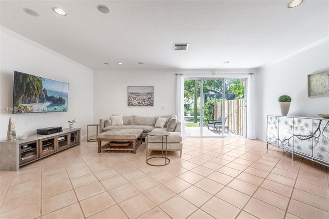 4 of 31 - 519 Sw 7th Ave 8, Fort Lauderdale, FL