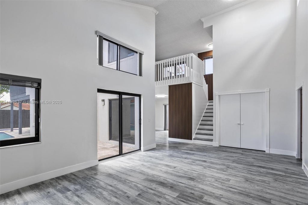 17532 Nw 61st Ct N, Hialeah