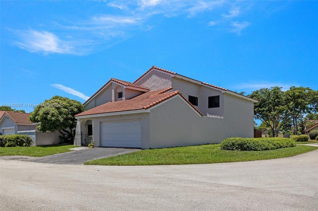 3 of 40 - 17532 Nw 61st Ct N, Hialeah, FL