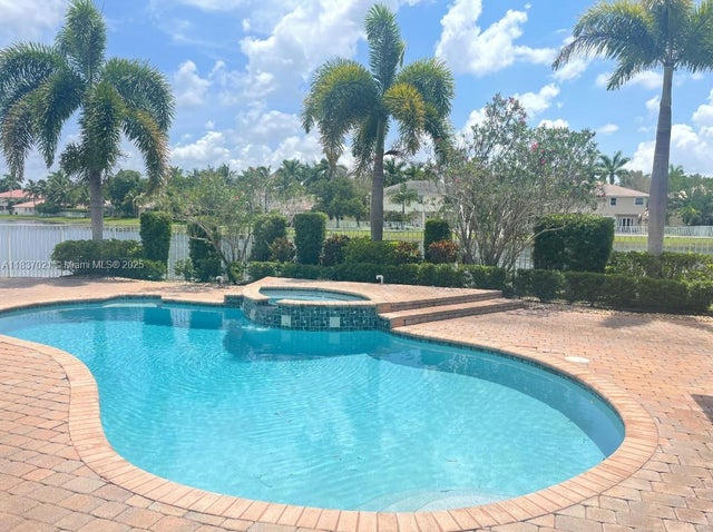 3 of 72 - 934 Gulfstream Ct, Weston, FL