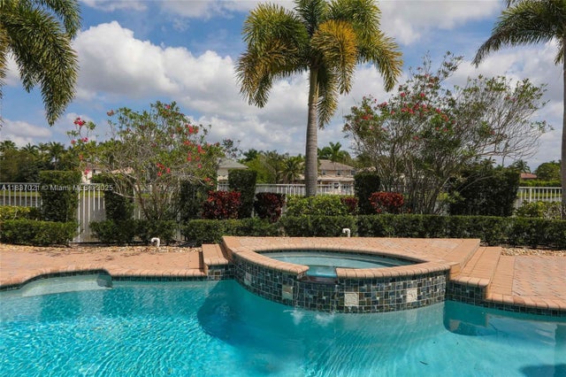 5 of 72 - 934 Gulfstream Ct, Weston, FL