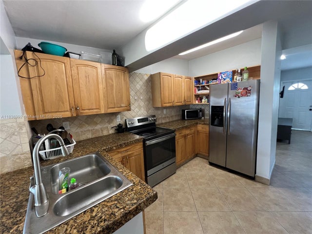 4 of 24 - 1885 Ne 53rd St, Pompano Beach, FL