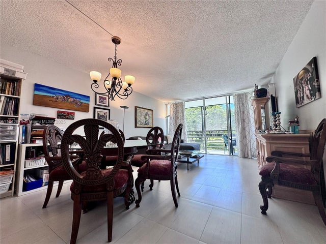 4 of 17 - 20500 W Country Club Dr 210, Aventura, FL