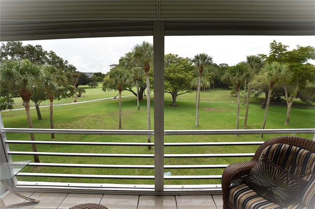 4 of 47 - 3800 Oaks Clubhouse Dr 309, Pompano Beach, FL