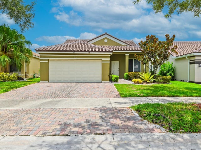 3 of 58 - 933 Falling Water Rd, Weston, FL
