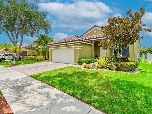 4 of 58 - 933 Falling Water Rd, Weston, FL