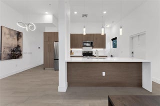 Photo of Listing #A11840507