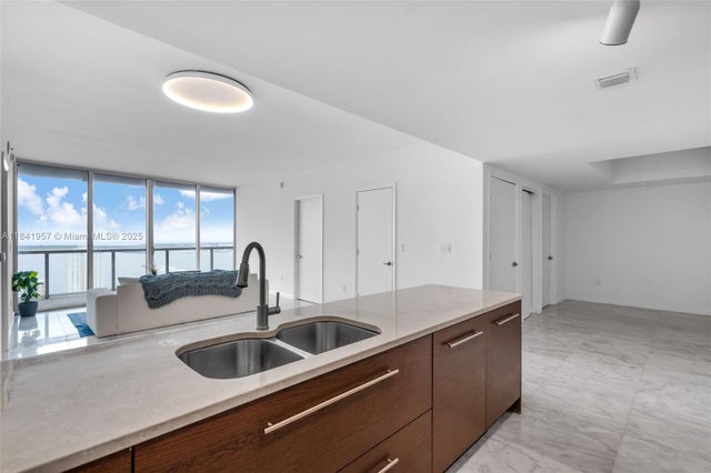 1 of 33 - 465 Brickell Ave 3505, Miami, FL