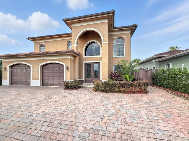 9751 Sw 35th St, Miami