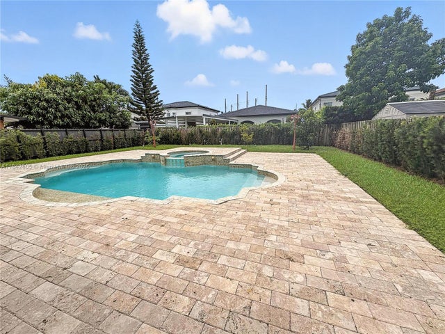 5 of 5 - 9751 Sw 35th St, Miami, FL