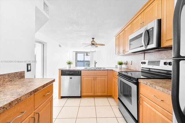 3 of 34 - 110 Lake Emerald Dr 403, Oakland Park, FL