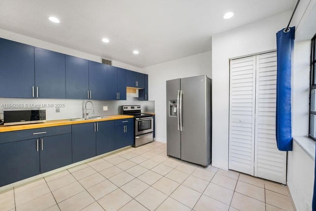 4 of 53 - 8320 Sw 43rd Ter, Miami, FL