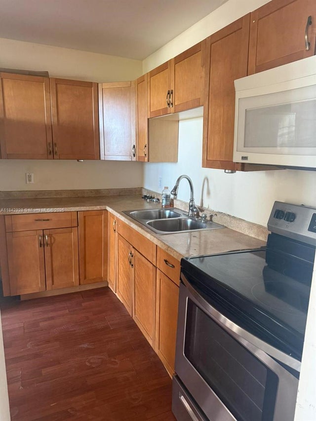 4 of 7 - 2025 Ne 164th St 818, North Miami Beach, FL