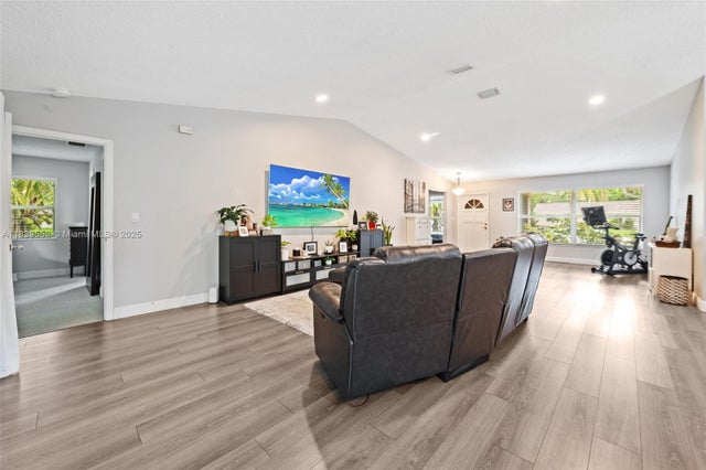 5 of 35 - 2250 Nw 41st Ave, Coconut Creek, FL