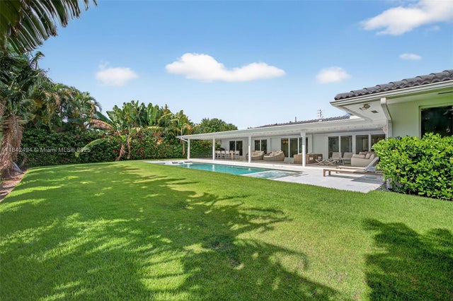 2 of 25 - 1001 Diplomat Pkwy, Hallandale Beach, FL