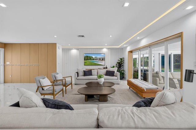 5 of 25 - 1001 Diplomat Pkwy, Hallandale Beach, FL