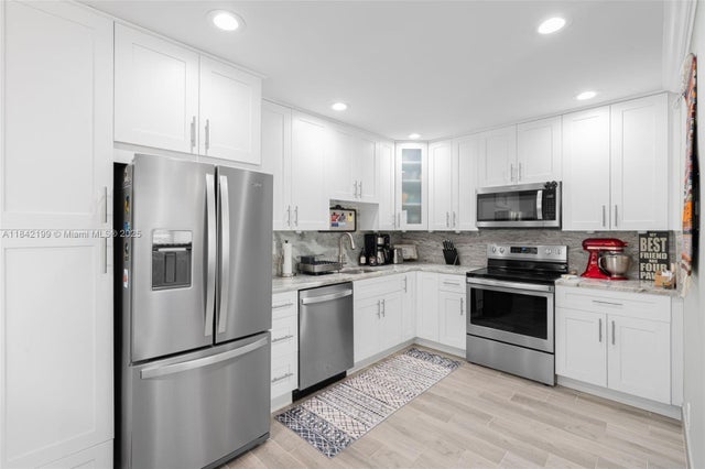 2 of 37 - 864 Normandy R, Delray Beach, FL