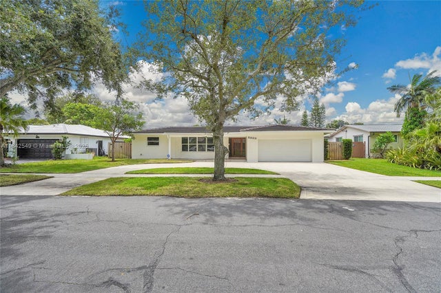2 of 70 - 5320 Sw 8th St, Plantation, FL
