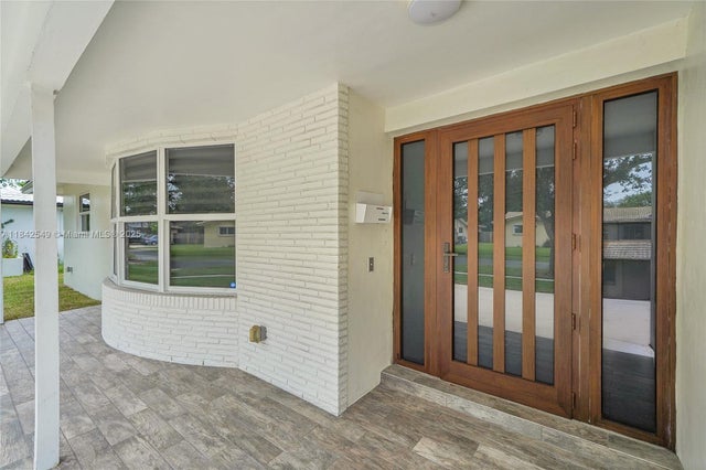 5 of 70 - 5320 Sw 8th St, Plantation, FL