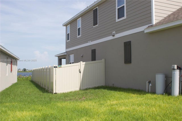 4 of 29 - 856 Ne Griffon Ave, Other, FL