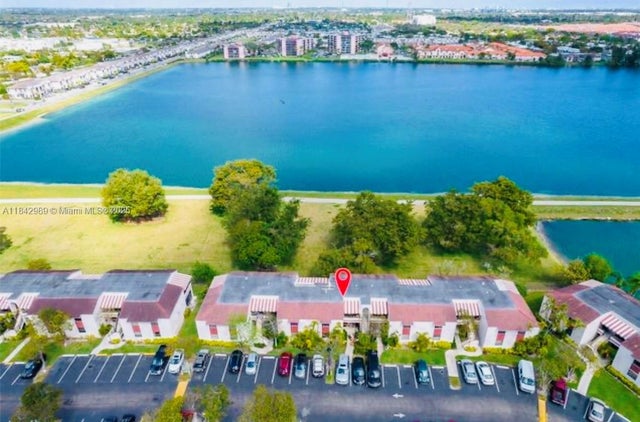 5 of 14 - 20300 Ne 3rd Ct 6, Miami, FL