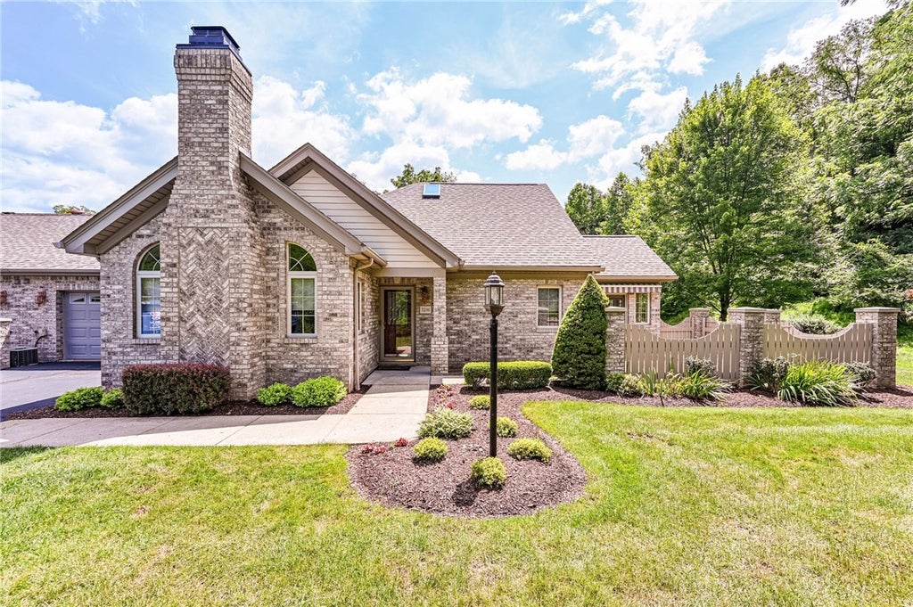 3216 Waters Edge Court, Murrysville