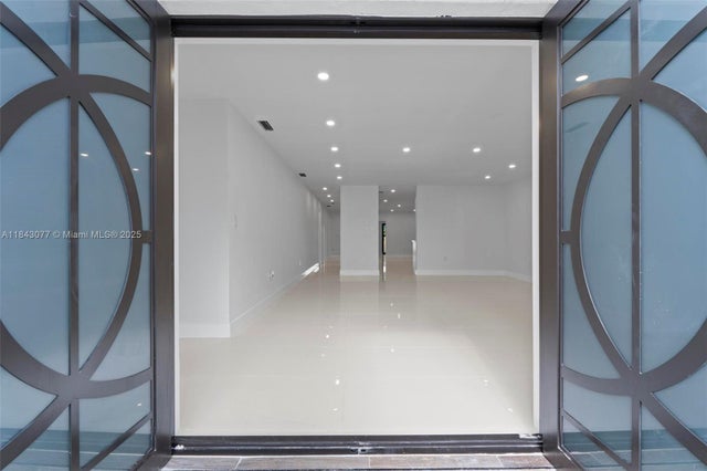 5 of 25 - 971 Sw 88th Ave, Miami, FL