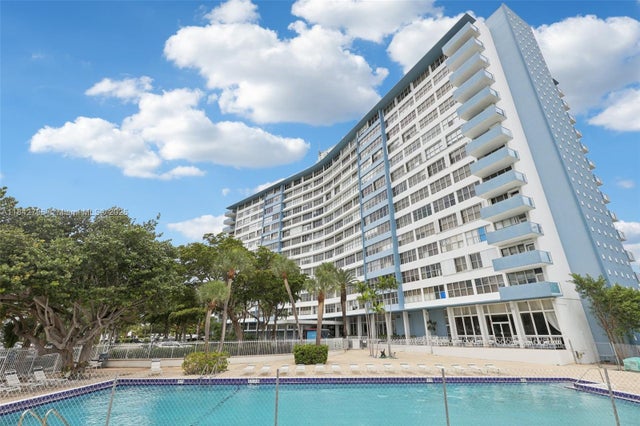 2 of 30 - 7441 Wayne Ave 2b, Miami Beach, FL