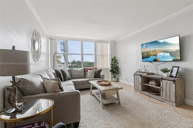 5 of 30 - 7441 Wayne Ave 2b, Miami Beach, FL