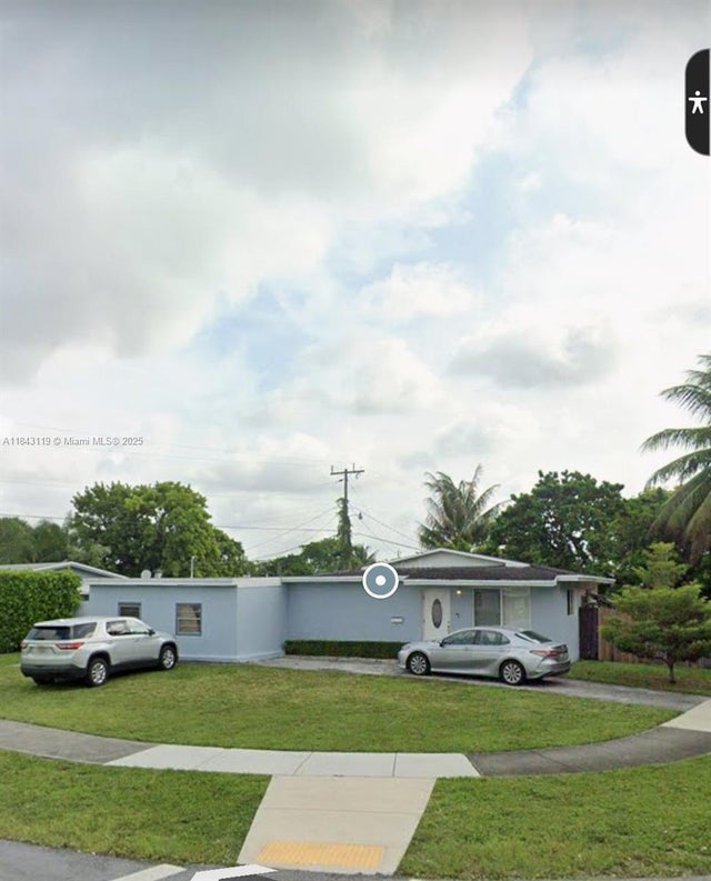 1 of 8 - 17031 Nw 10th Ct, Miami Gardens, FL