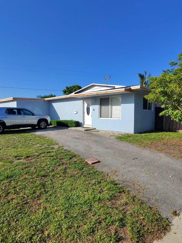 2 of 8 - 17031 Nw 10th Ct, Miami Gardens, FL