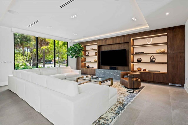 3 of 33 - 5288 Alton Rd, Miami Beach, FL