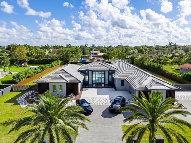 1 of 100 - 9790 Sw 62nd St, Miami, FL