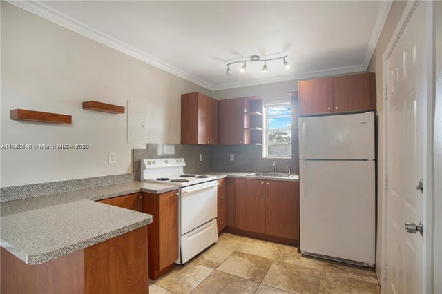 2 of 10 - 1020 Sw 7th St 9, Miami, FL