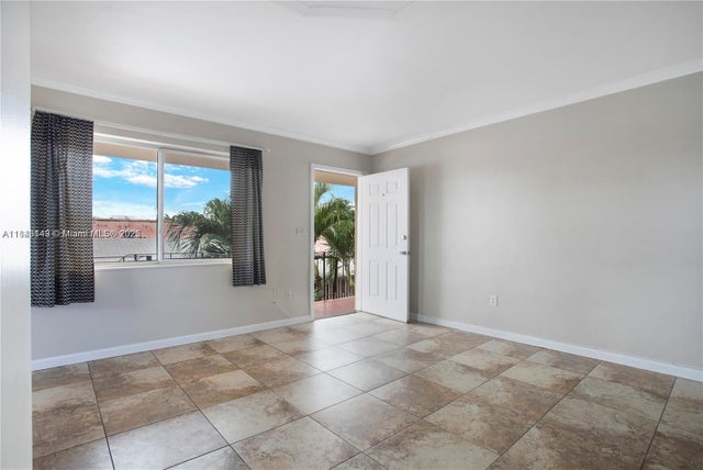 4 of 10 - 1020 Sw 7th St 9, Miami, FL
