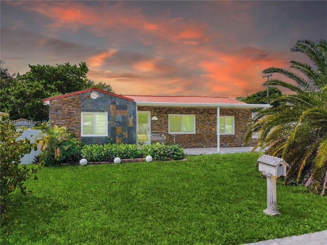 3 of 70 - 1520 Nw 93rd St, Miami, FL