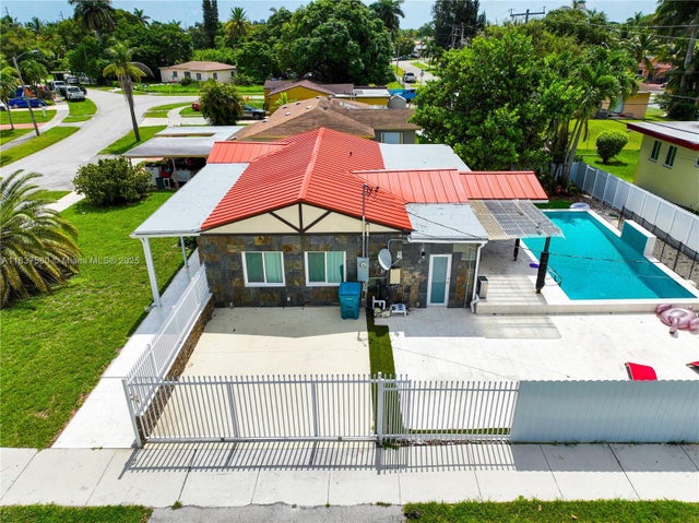 4 of 70 - 1520 Nw 93rd St, Miami, FL
