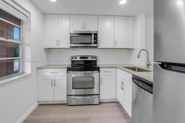 1 of 43 - 2601 Nw 48th Ter 147, Lauderdale Lakes, FL