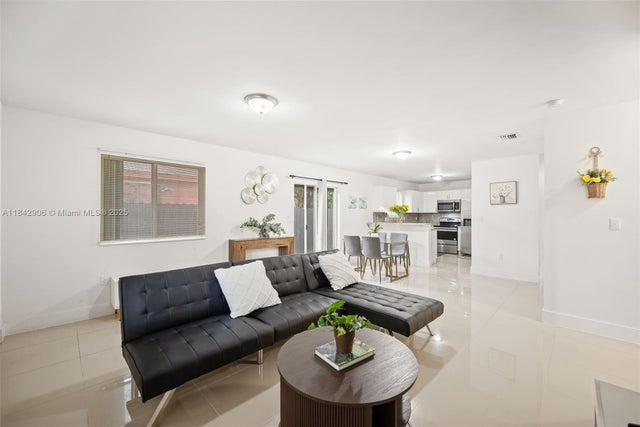 4 of 27 - 6723 Nw 6th Ave, Miami, FL
