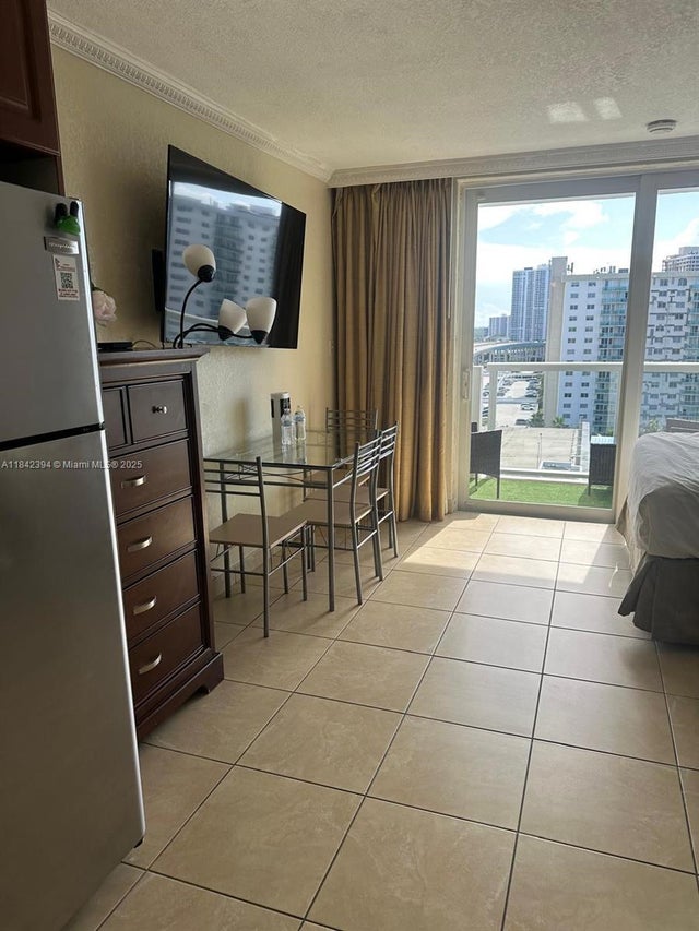 2 of 19 - 19201 Collins Ave 1133, Sunny Isles Beach, FL