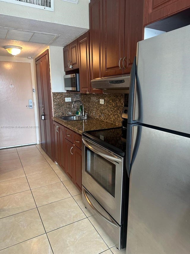 3 of 19 - 19201 Collins Ave 1133, Sunny Isles Beach, FL
