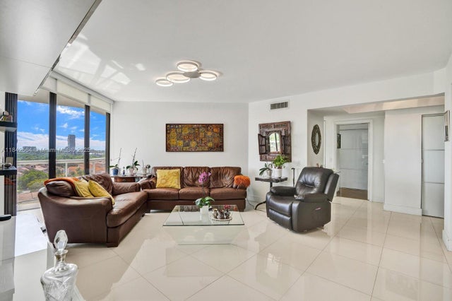 4 of 56 - 3610 Yacht Club Dr 909, Aventura, FL