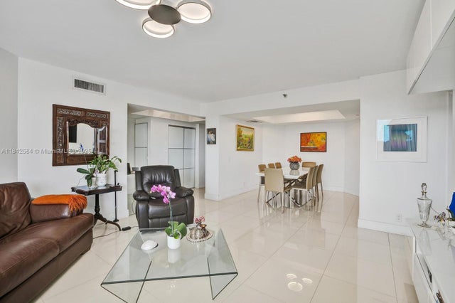 5 of 56 - 3610 Yacht Club Dr 909, Aventura, FL