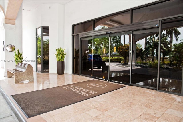 3 of 27 - 3600 Yacht Club Dr 402, Aventura, FL