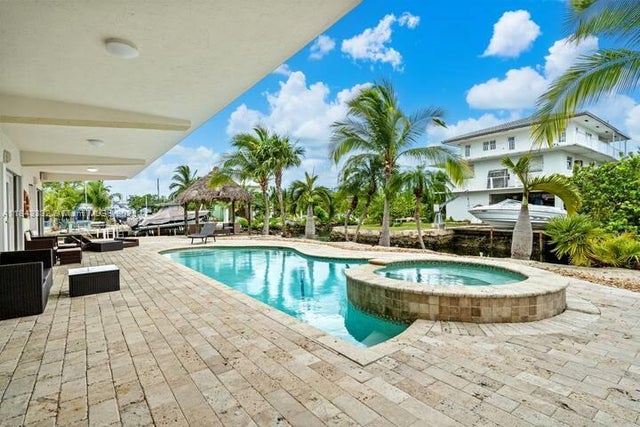 5 of 31 - 201 Wildwood Cir, Key Largo, FL
