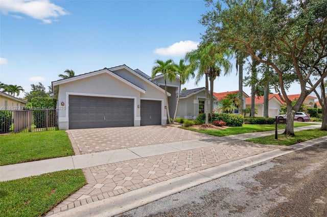2 of 76 - 1347 Ginger Cir, Weston, FL