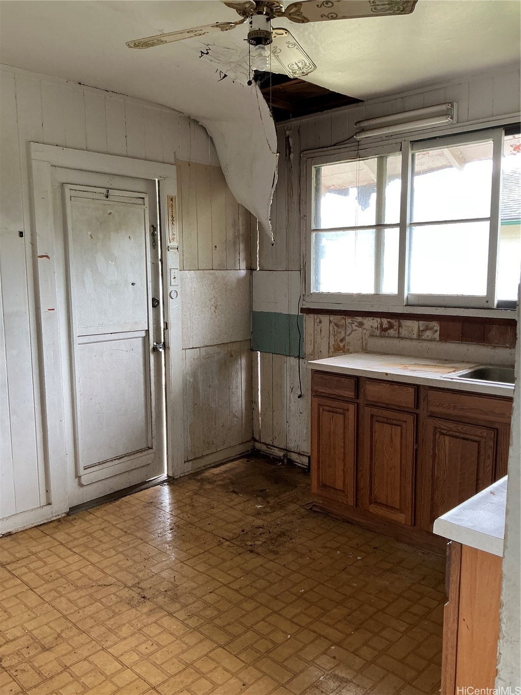 1915 California Avenue, Wahiawa